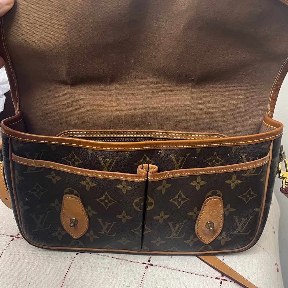 Louis Vuitton Gibeciere Crossbody unbranded vachetta strap new trim and tabs - Picture 13 of 16